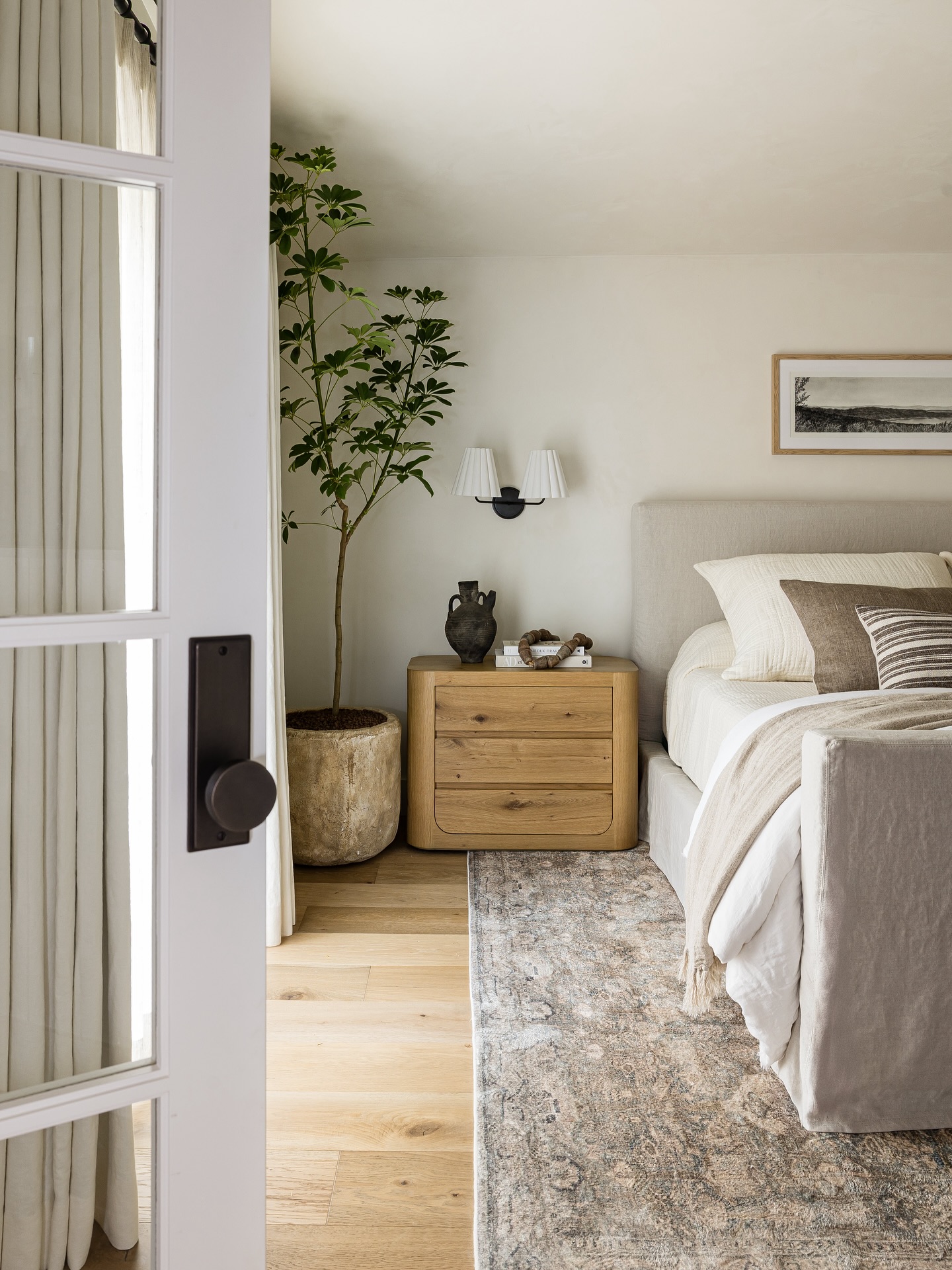 24 Dreamy Bedroom French Doors Ideas To Copy Now (With Photos) 13 bedroom french doors