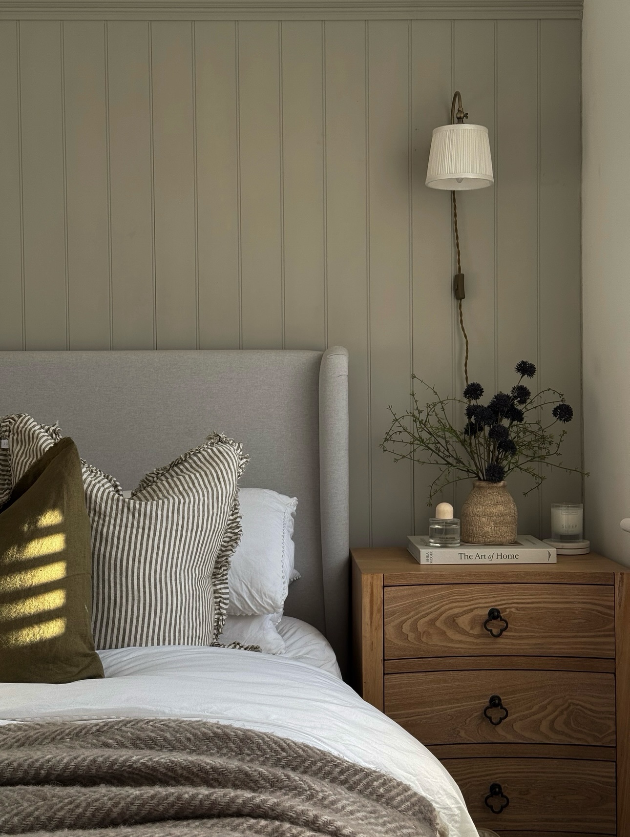 neutral bedroom colors