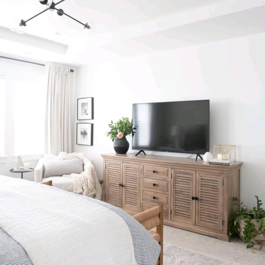 28 Bedroom Dresser Styling Ideas To Copy Now (With Photos For Every Look) 9 bedroom dresser styling