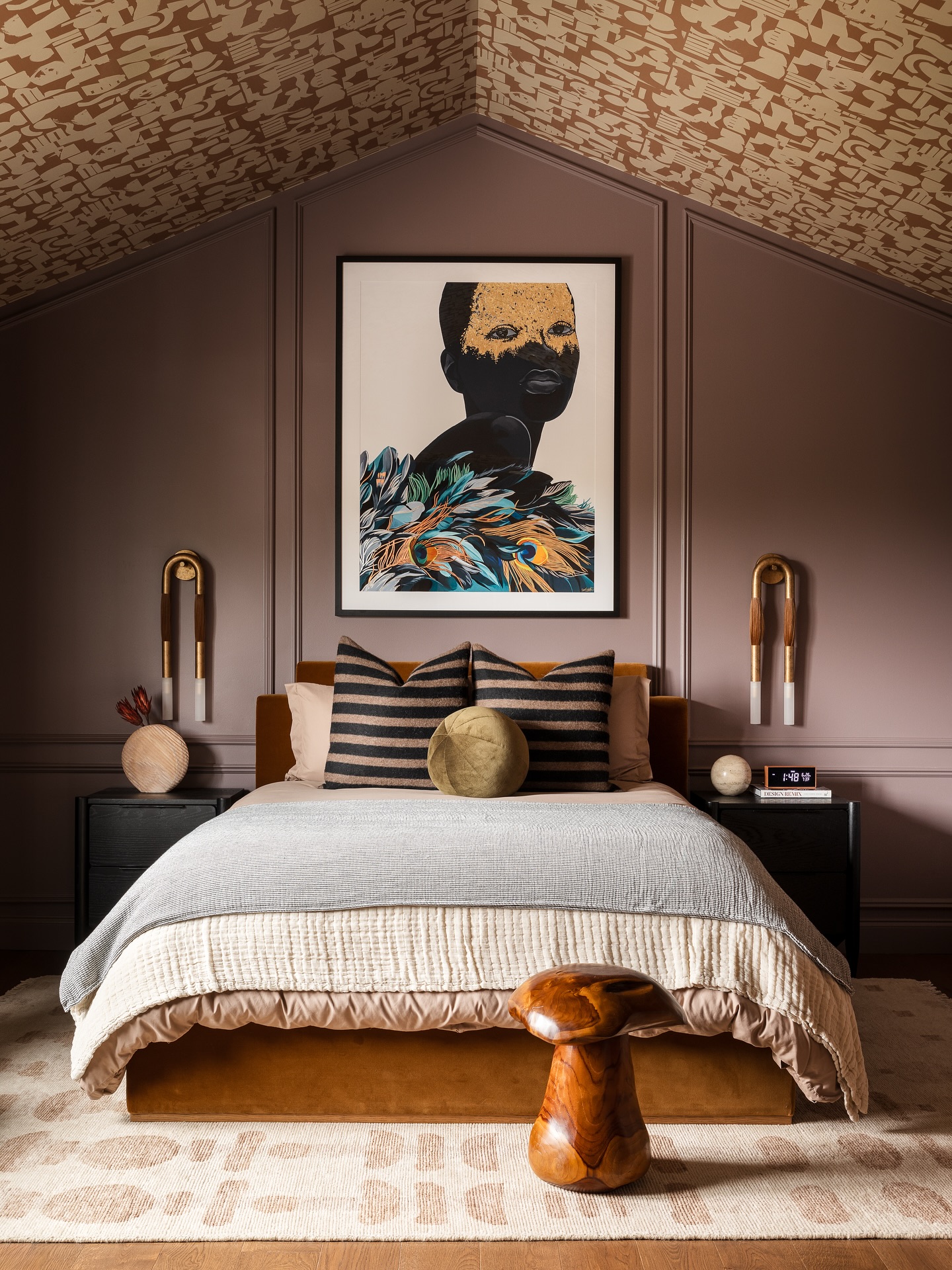 27 Bedroom Picture Frame Molding Ideas To Instantly Elevate Your Walls 13 bedroom picture frame molding