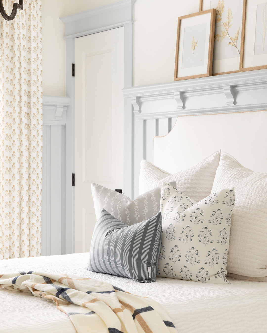 26 Cozy Bedroom Bedding Layers Ideas To Copy Now (26 Inspiring Images) 13 bedroom bedding layers