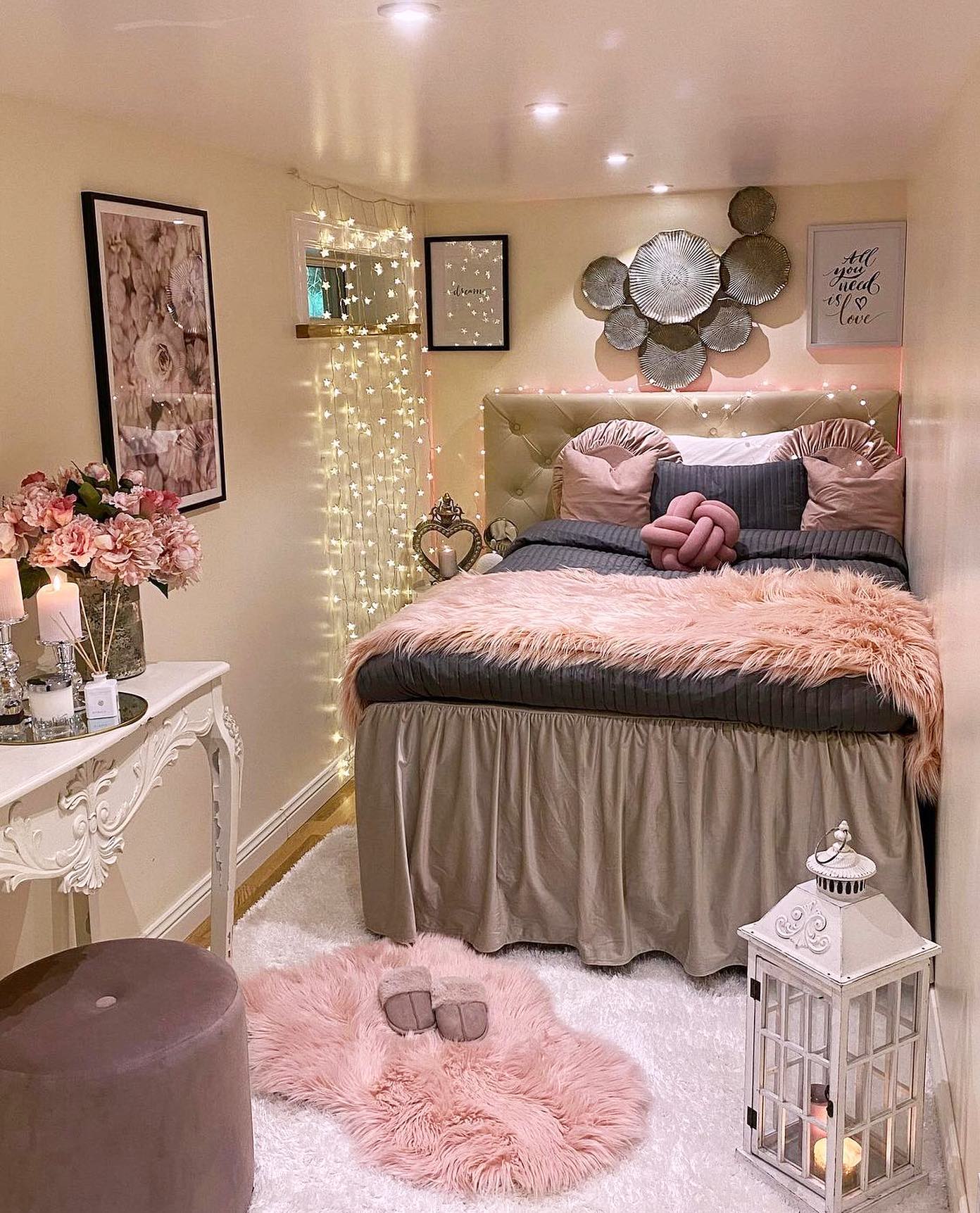 27 Dreamy Bedroom Fairy Lights Ideas To Transform Your Space (With 27 Images) 21 bedroom fairy lights