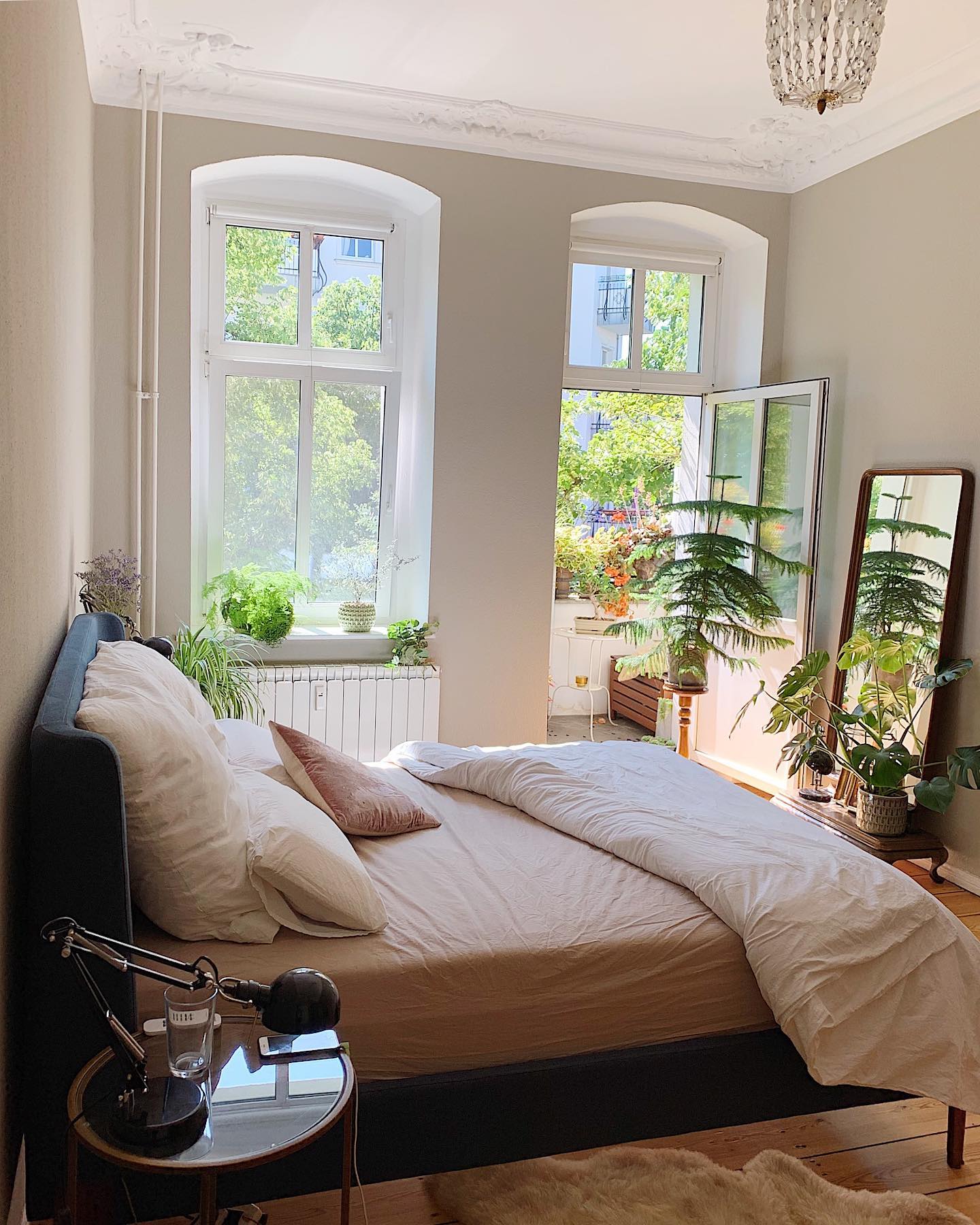 apartment bedroom decor