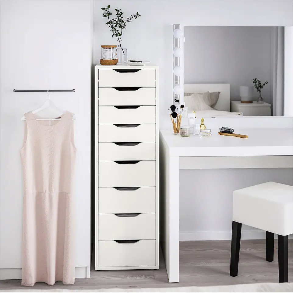 24 Genius Bedroom Vanity Storage Ideas To Declutter In Style (With 24 Inspiring Images) 12 bedroom vanity storage