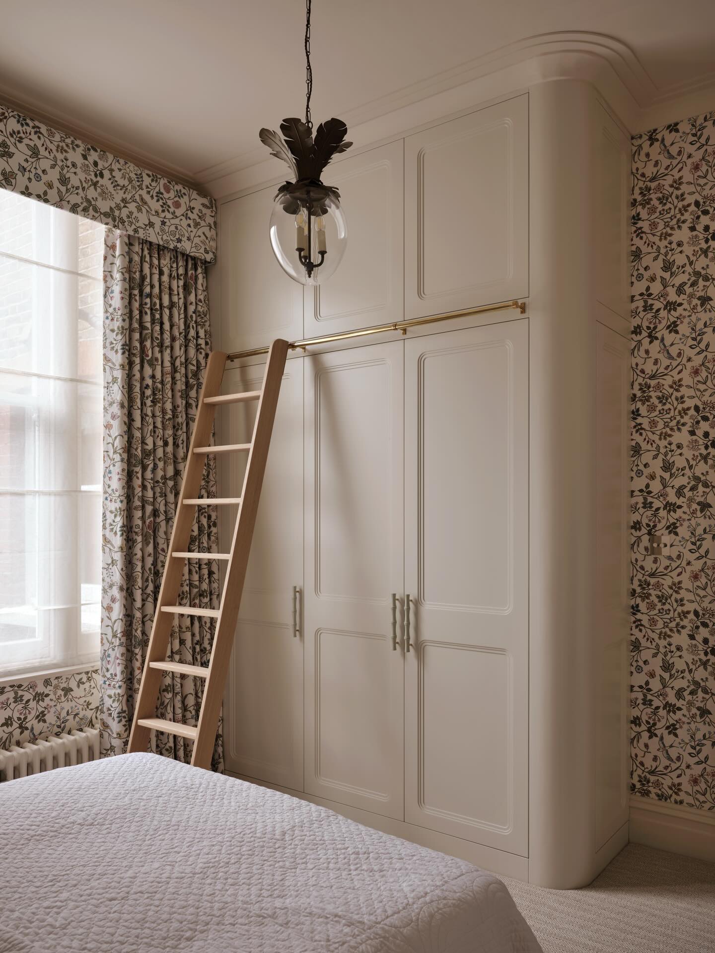 27 Bedroom Headboard Ideas: 27 Gorgeous Photos To Inspire Your Next Bedroom Makeover 23 bedroom headboard ideas