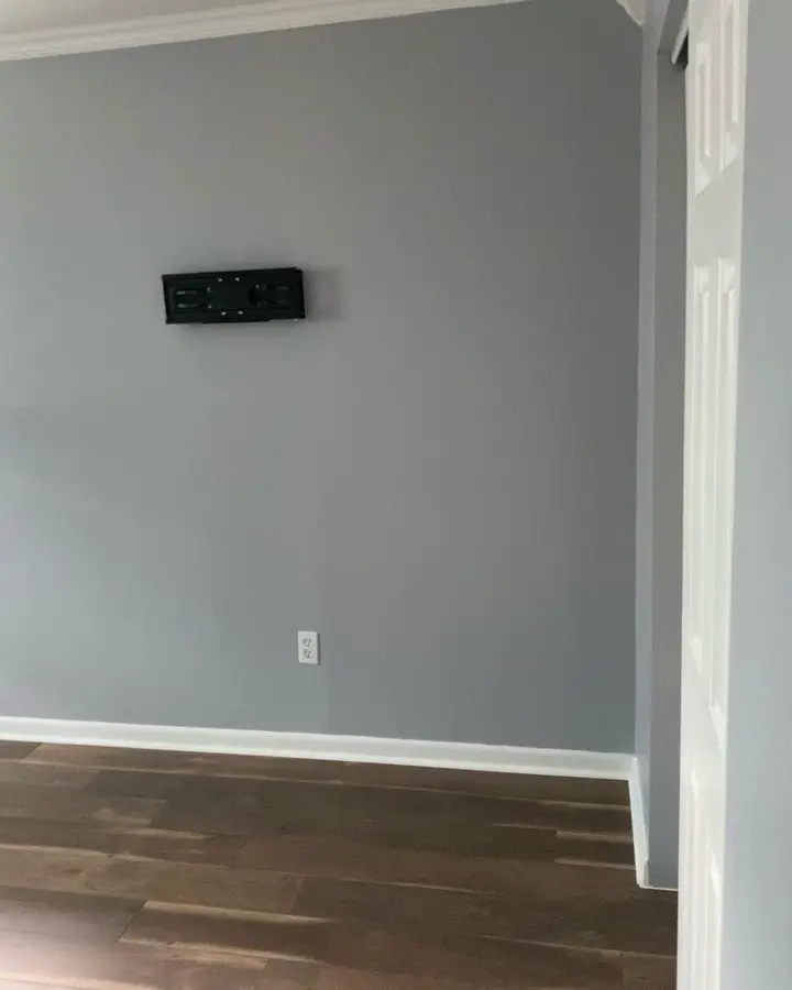 27 Bedroom Picture Frame Molding Ideas To Instantly Elevate Your Walls 10 bedroom picture frame molding