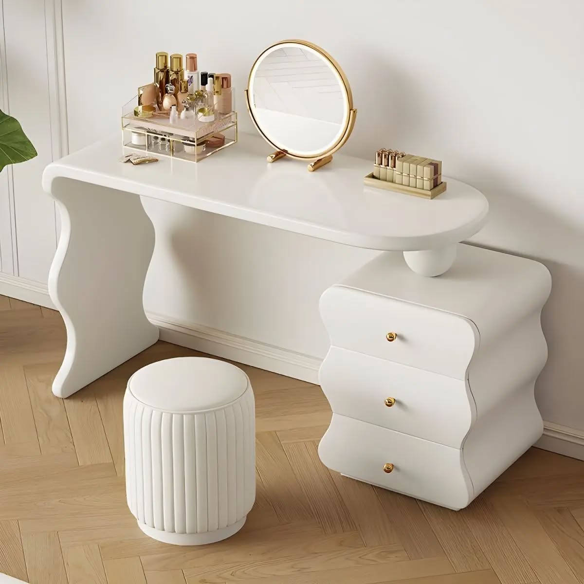 24 Genius Bedroom Vanity Storage Ideas To Declutter In Style (With 24 Inspiring Images) 13 bedroom vanity storage