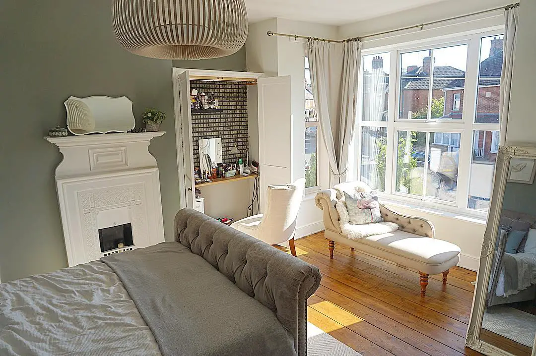 bedroom chaise lounge