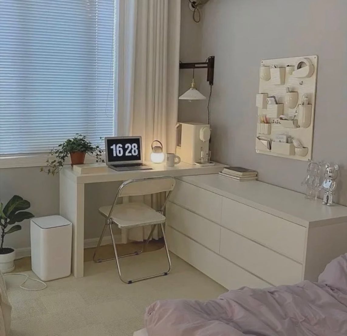 24 Genius Bedroom Vanity Storage Ideas To Declutter In Style (With 24 Inspiring Images) 11 bedroom vanity storage