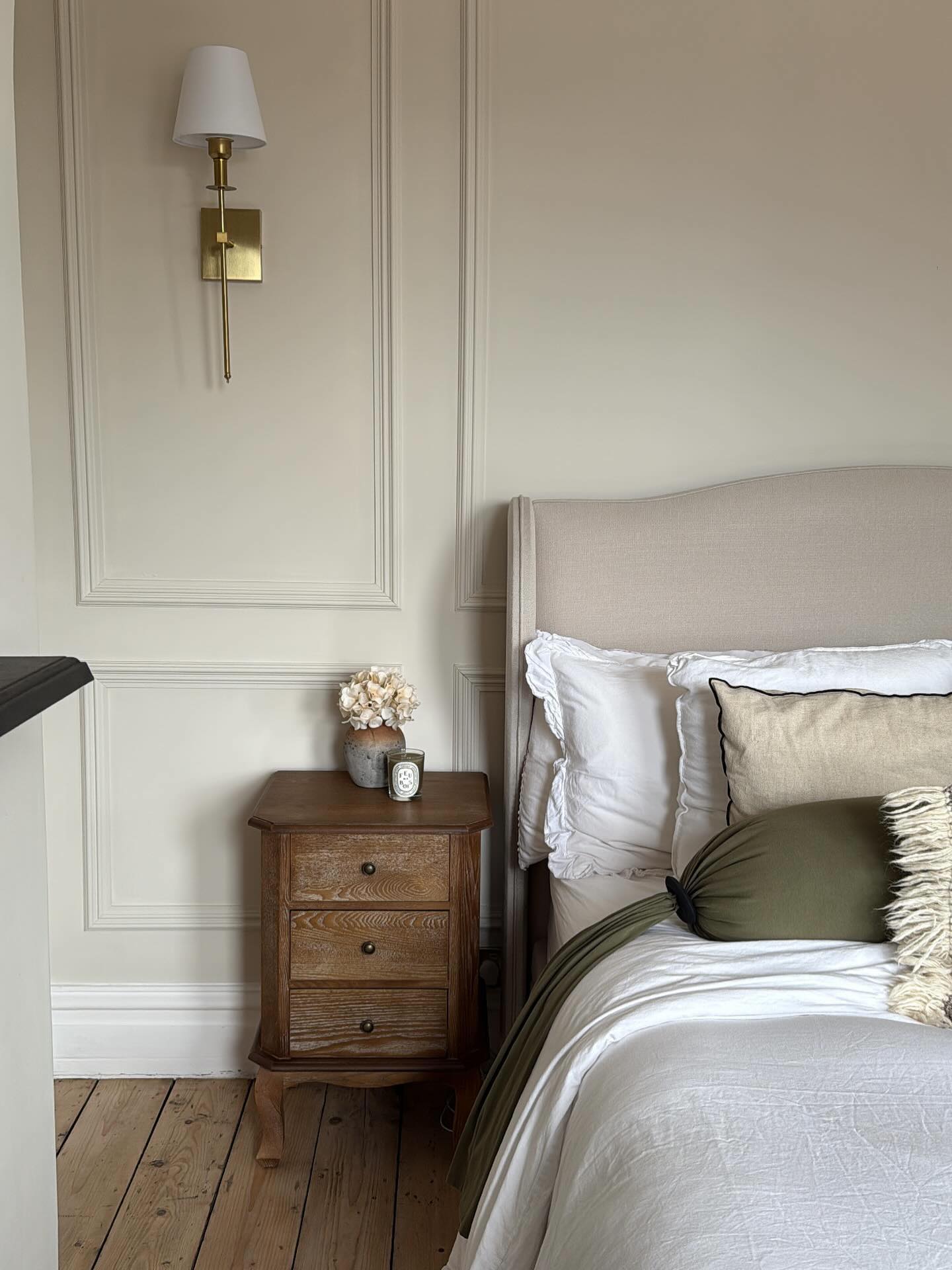 27 Bedroom Picture Frame Molding Ideas To Instantly Elevate Your Walls 17 bedroom picture frame molding