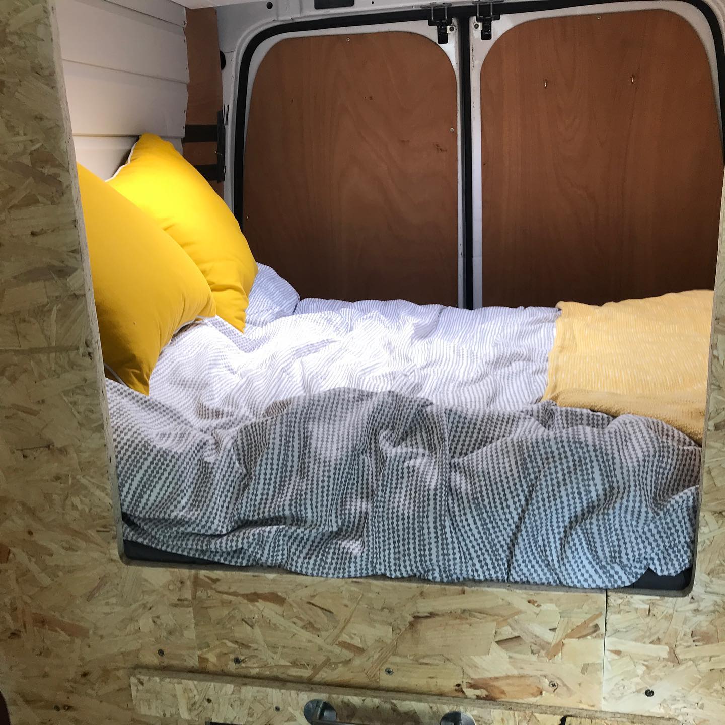 bedroom partition wall