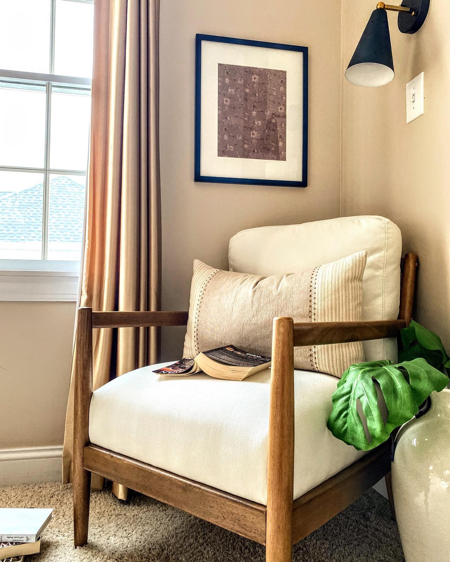 bedroom reading nook