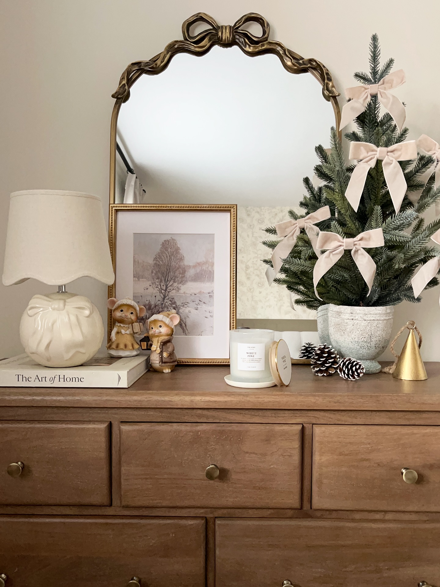 28 Bedroom Dresser Styling Ideas To Copy Now (With Photos For Every Look) 13 bedroom dresser styling