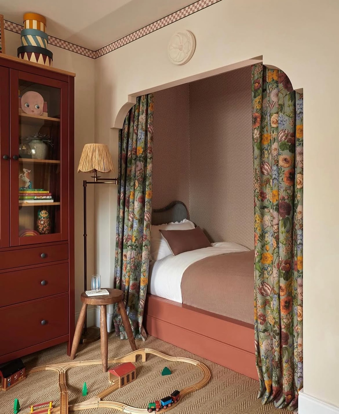 21 Dreamy Bedroom Skylight Ideas To Flood Your Space With Natural Light 11 bedroom skylight ideas