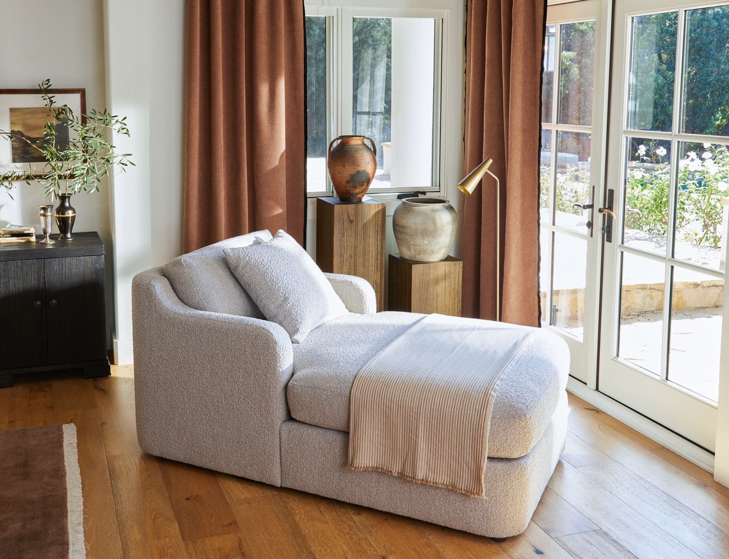 bedroom chaise lounge