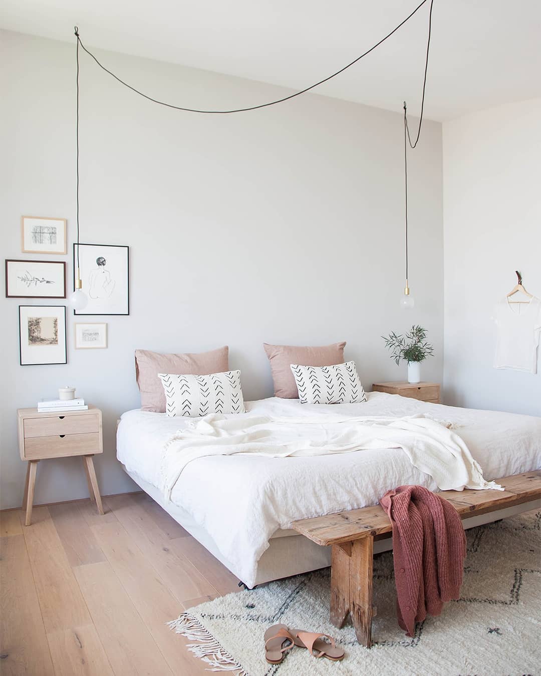 27 Airy Bedroom Design Ideas To Copy For A Light, Breezy Retreat 1 airy bedroom design