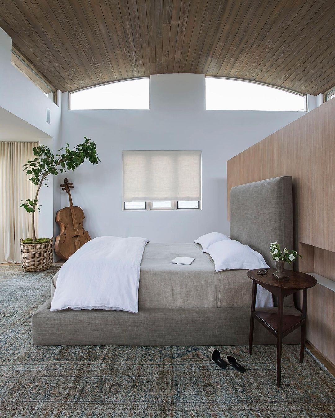 27 Airy Bedroom Design Ideas To Copy For A Light, Breezy Retreat 21 airy bedroom design