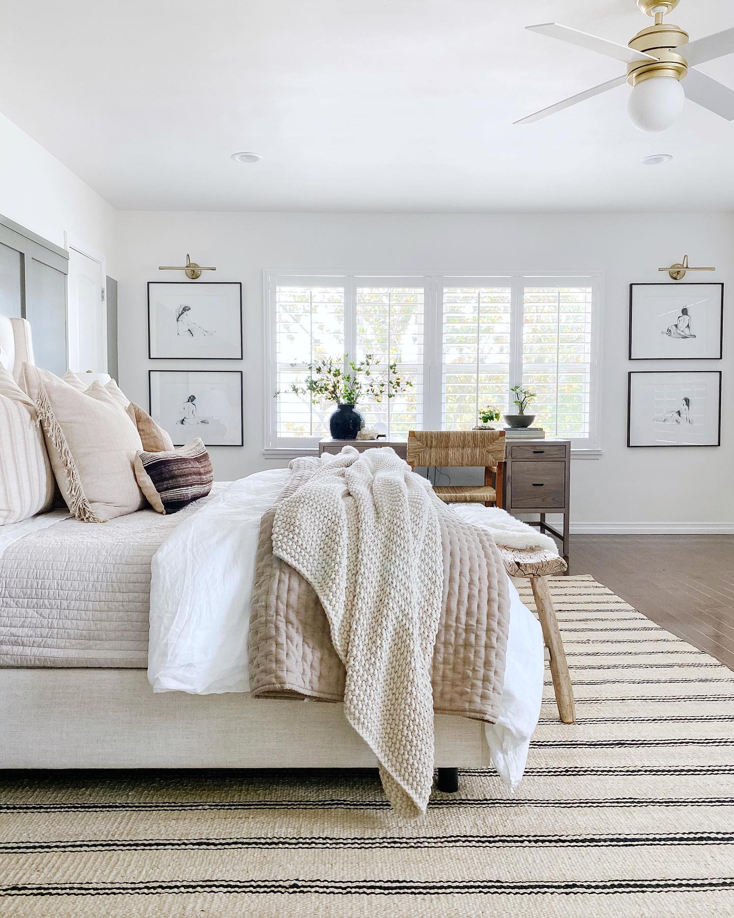 26 Cozy Bedroom Bedding Layers Ideas To Copy Now (26 Inspiring Images) 18 bedroom bedding layers