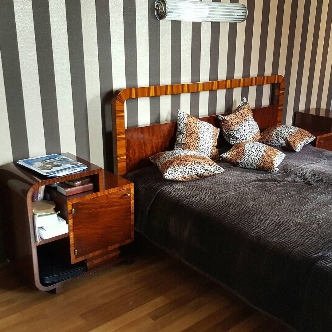 24 Gorgeous Art Deco Bedroom Ideas To Give Your Sleep Space Glam Makeover 22 art deco bedroom