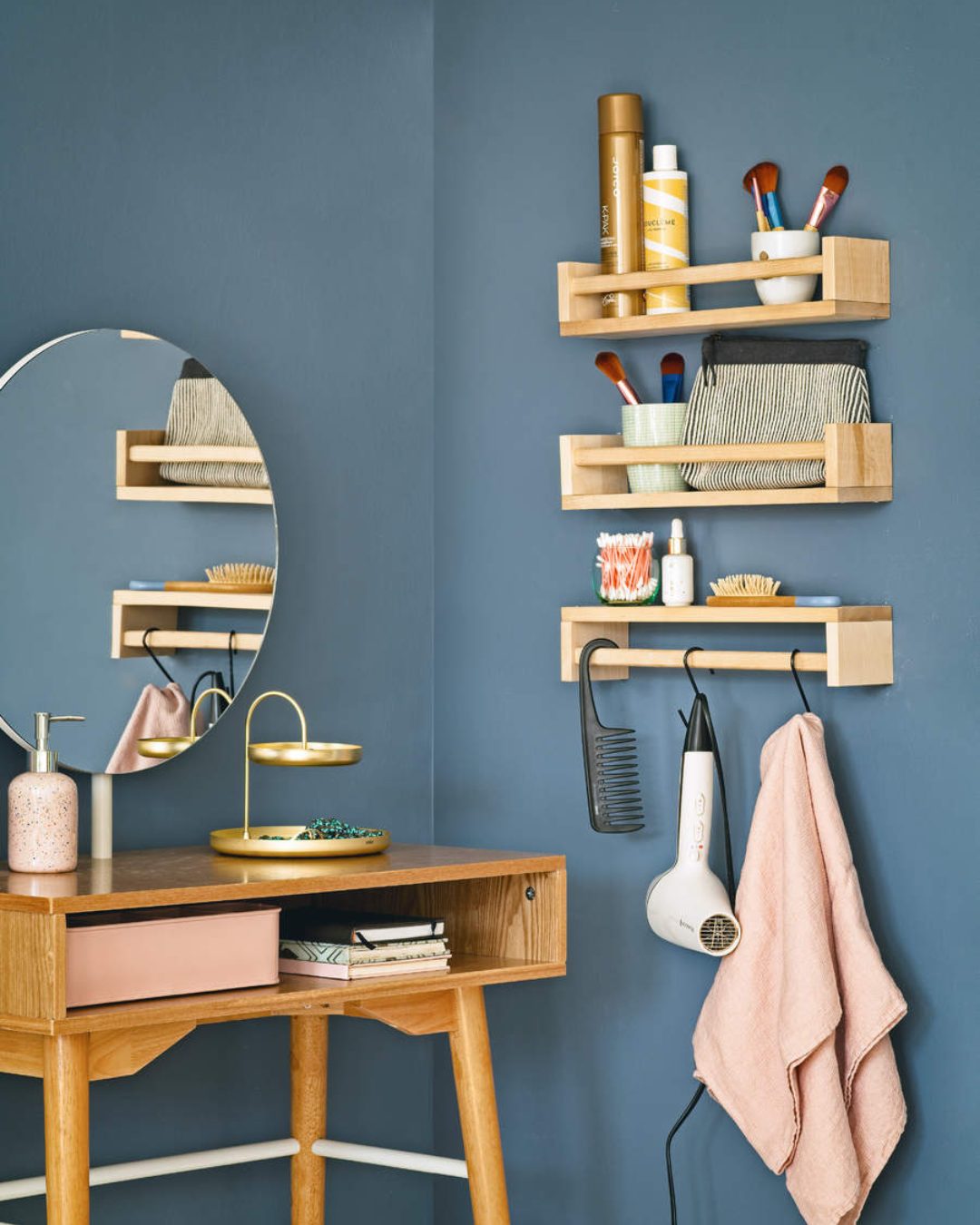 24 Genius Bedroom Vanity Storage Ideas To Declutter In Style (With 24 Inspiring Images) 10 bedroom vanity storage