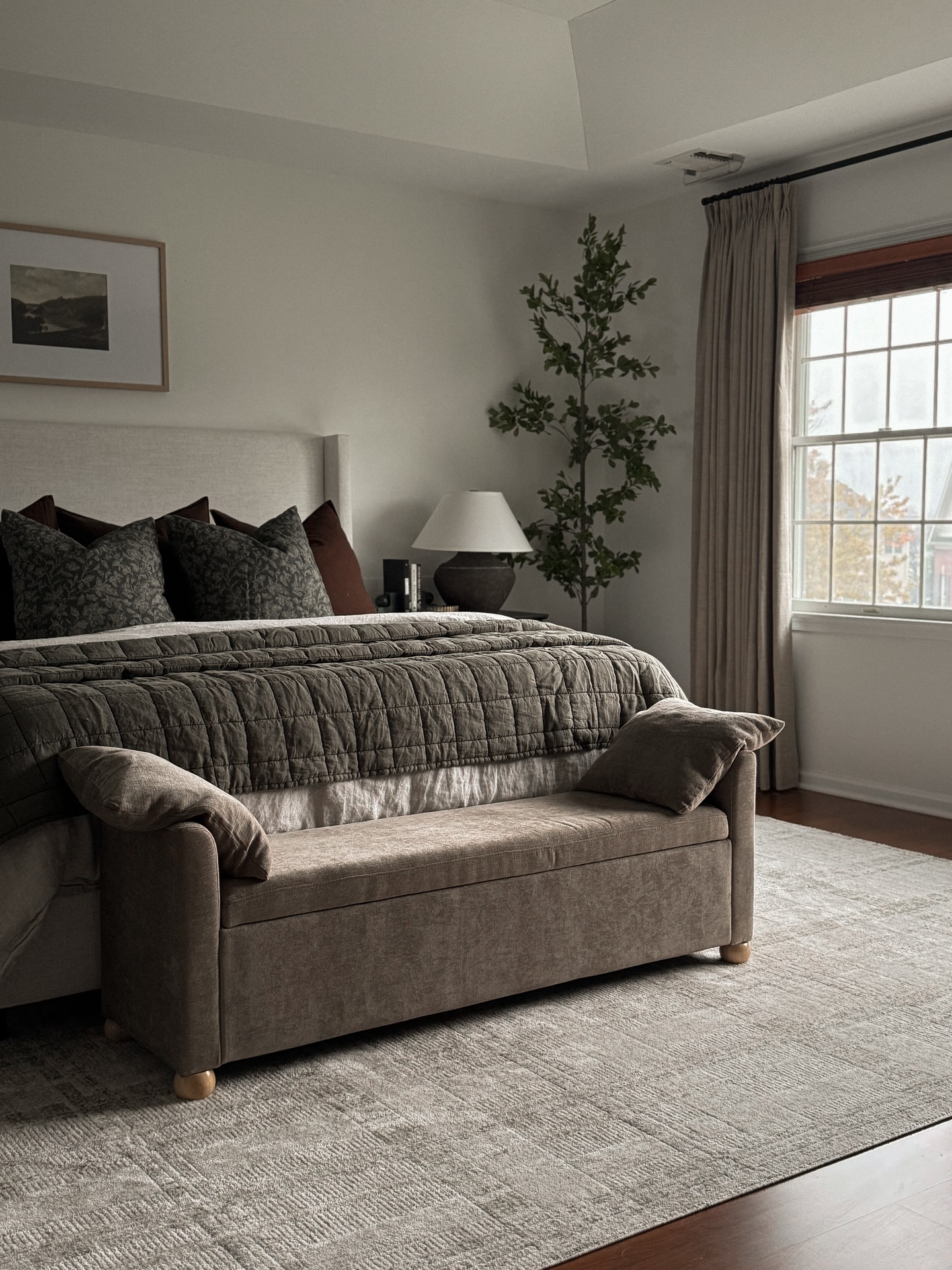 apartment bedroom decor