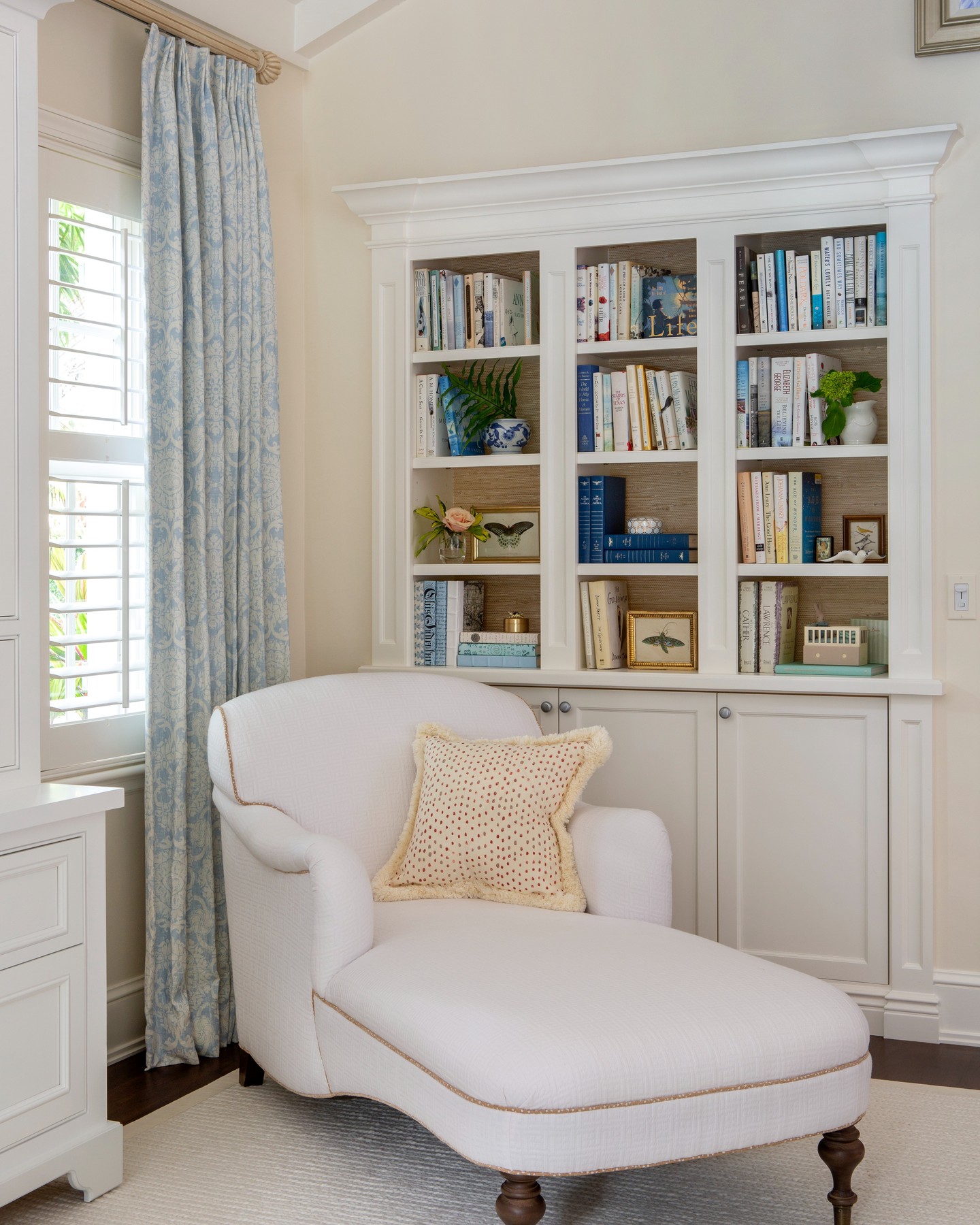 bedroom chaise lounge