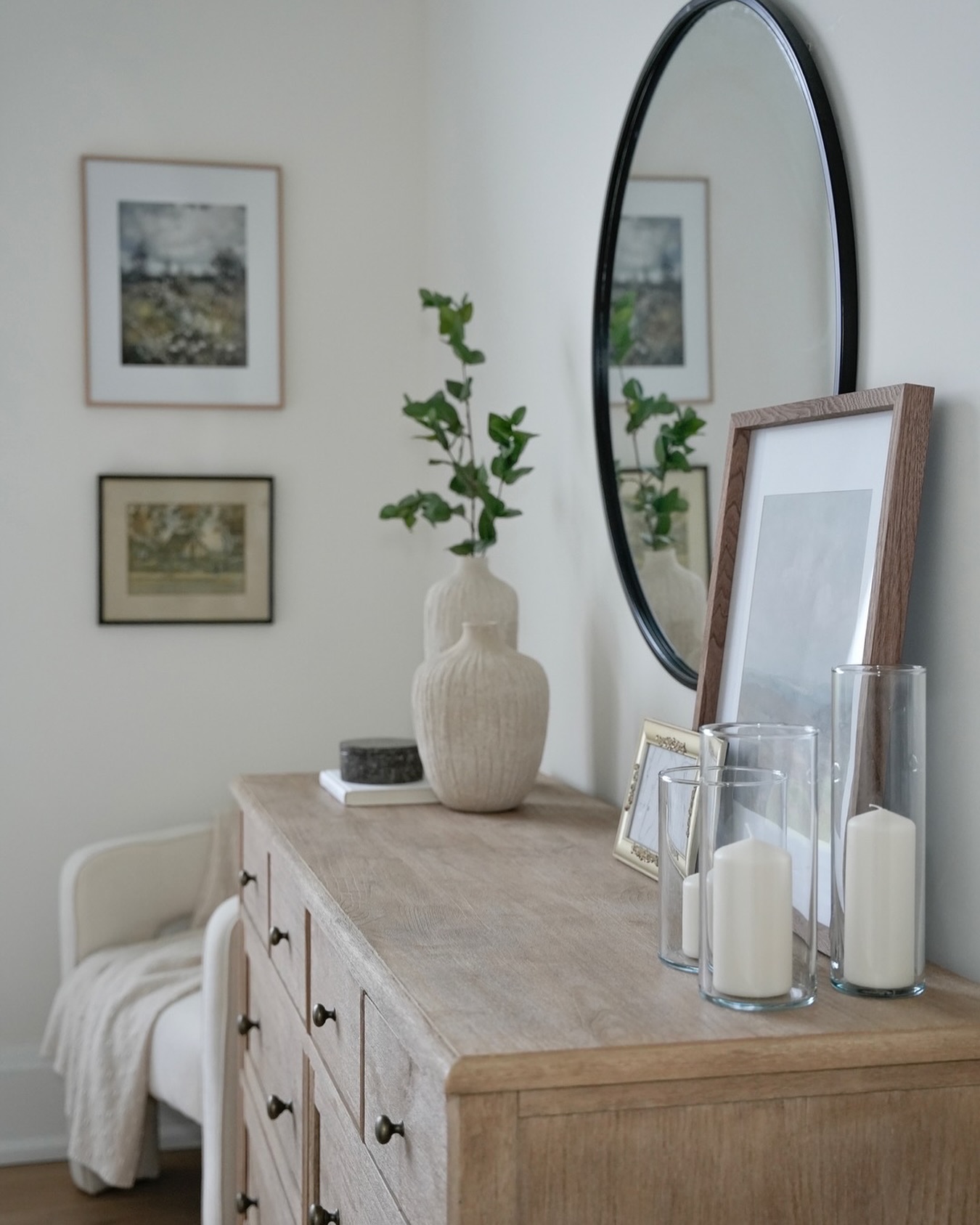 28 Bedroom Dresser Styling Ideas To Copy Now (With Photos For Every Look) 7 bedroom dresser styling