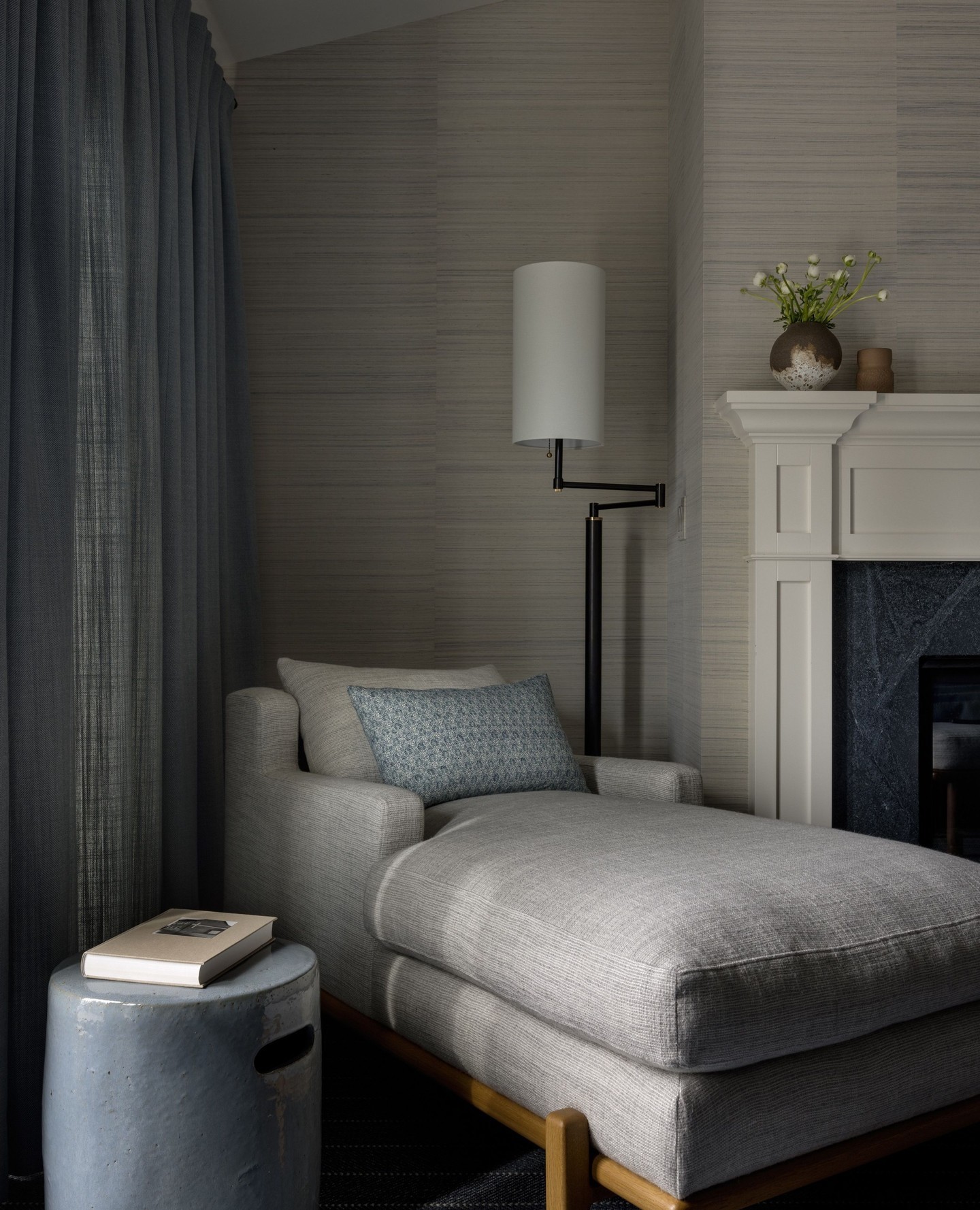 bedroom chaise lounge