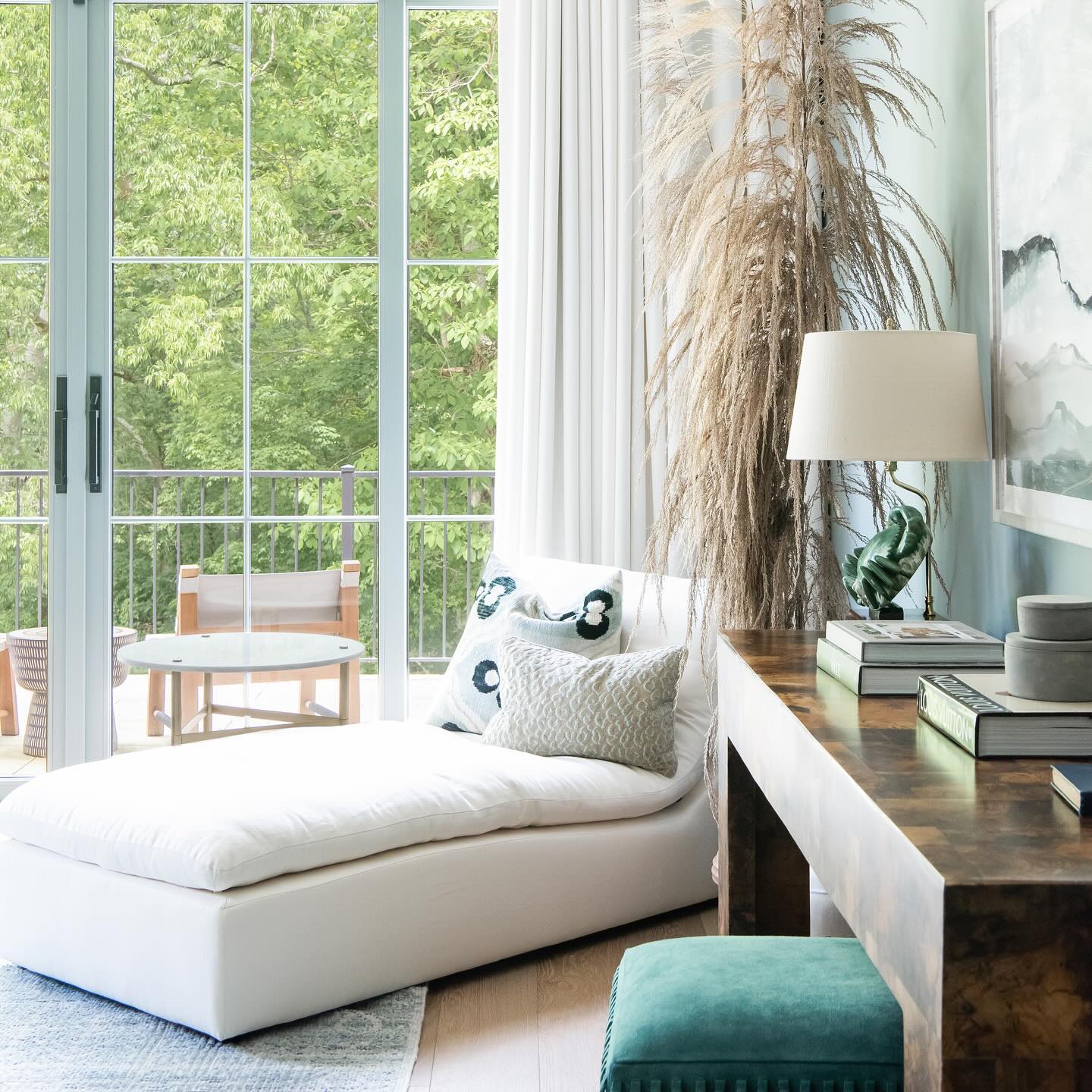 bedroom chaise lounge