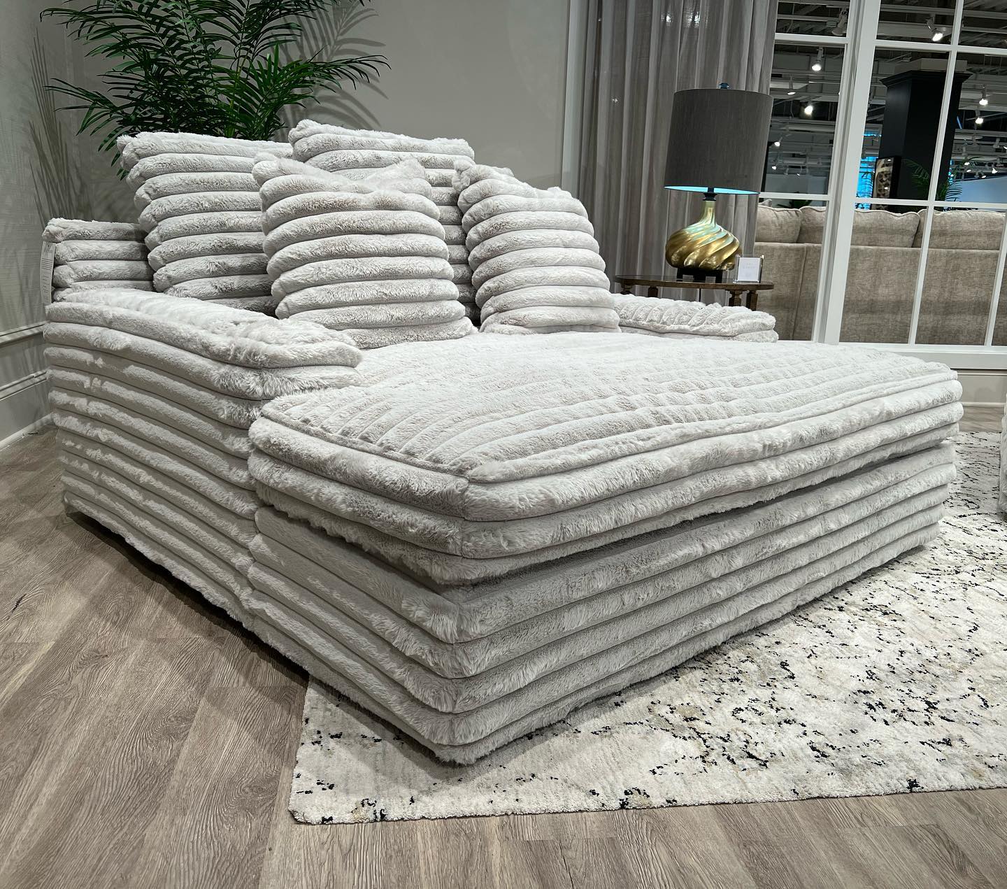 bedroom chaise lounge