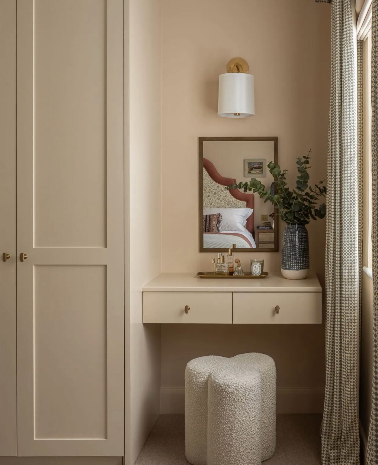 small bedroom storage hacks