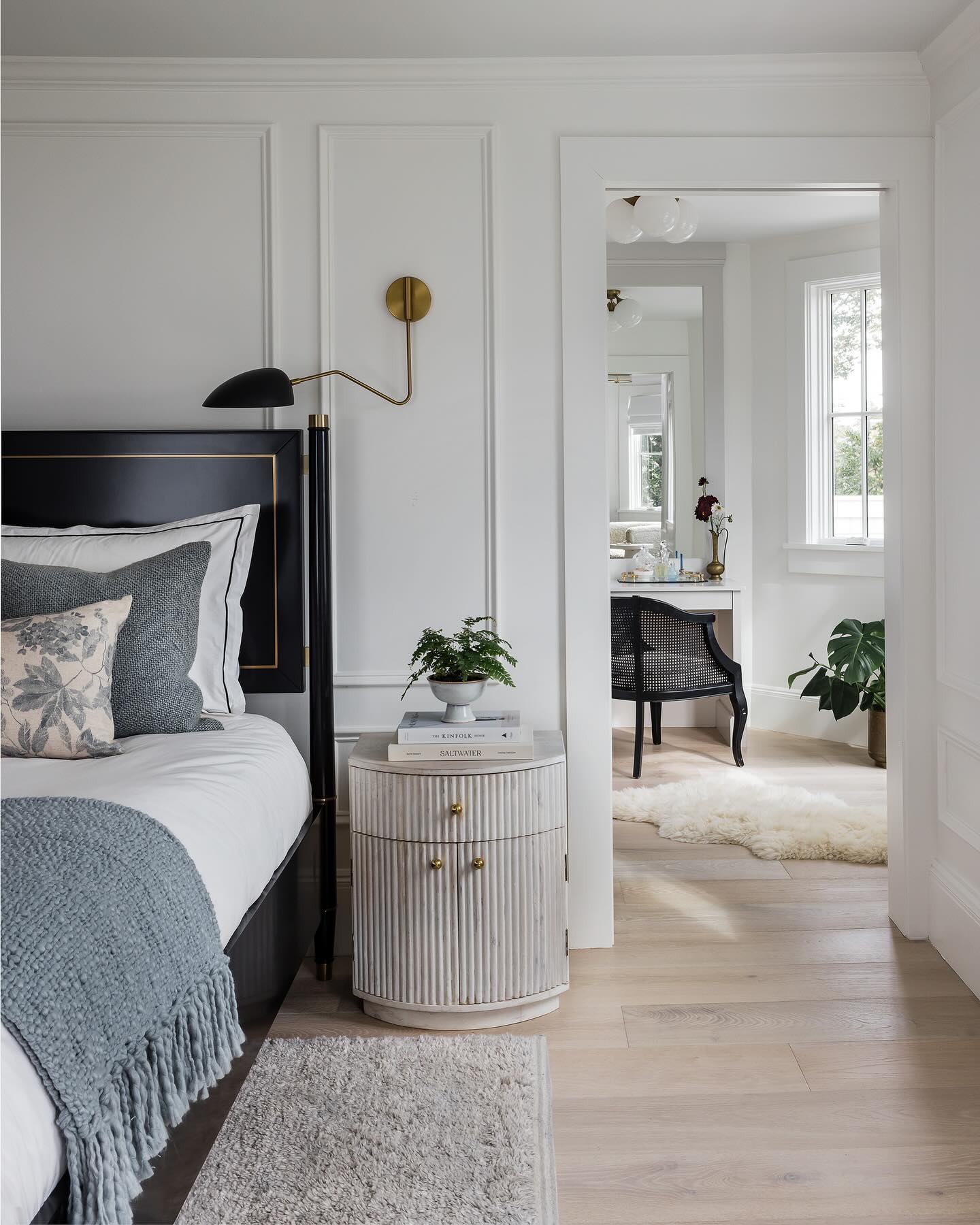 24 Dreamy Bedroom French Doors Ideas To Copy Now (With Photos) 20 bedroom french doors