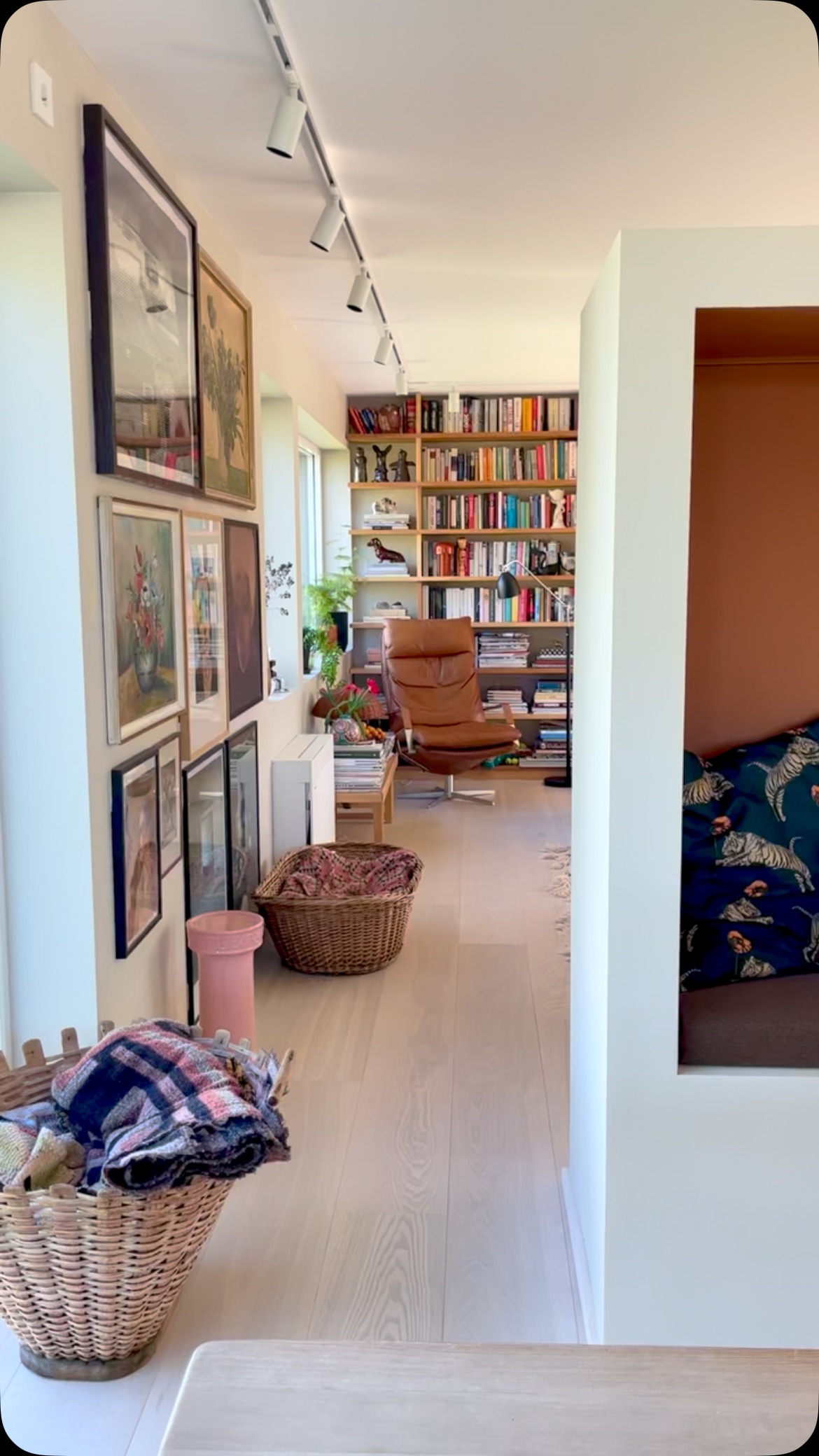 bookshelf styling living room