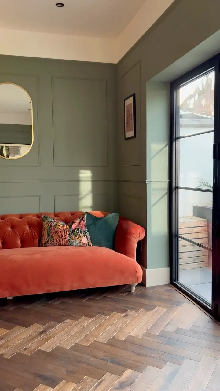 24 Chic Chesterfield Sofa Living Room Ideas To Copy Right Now (With Photos) 8 chesterfield sofa living room