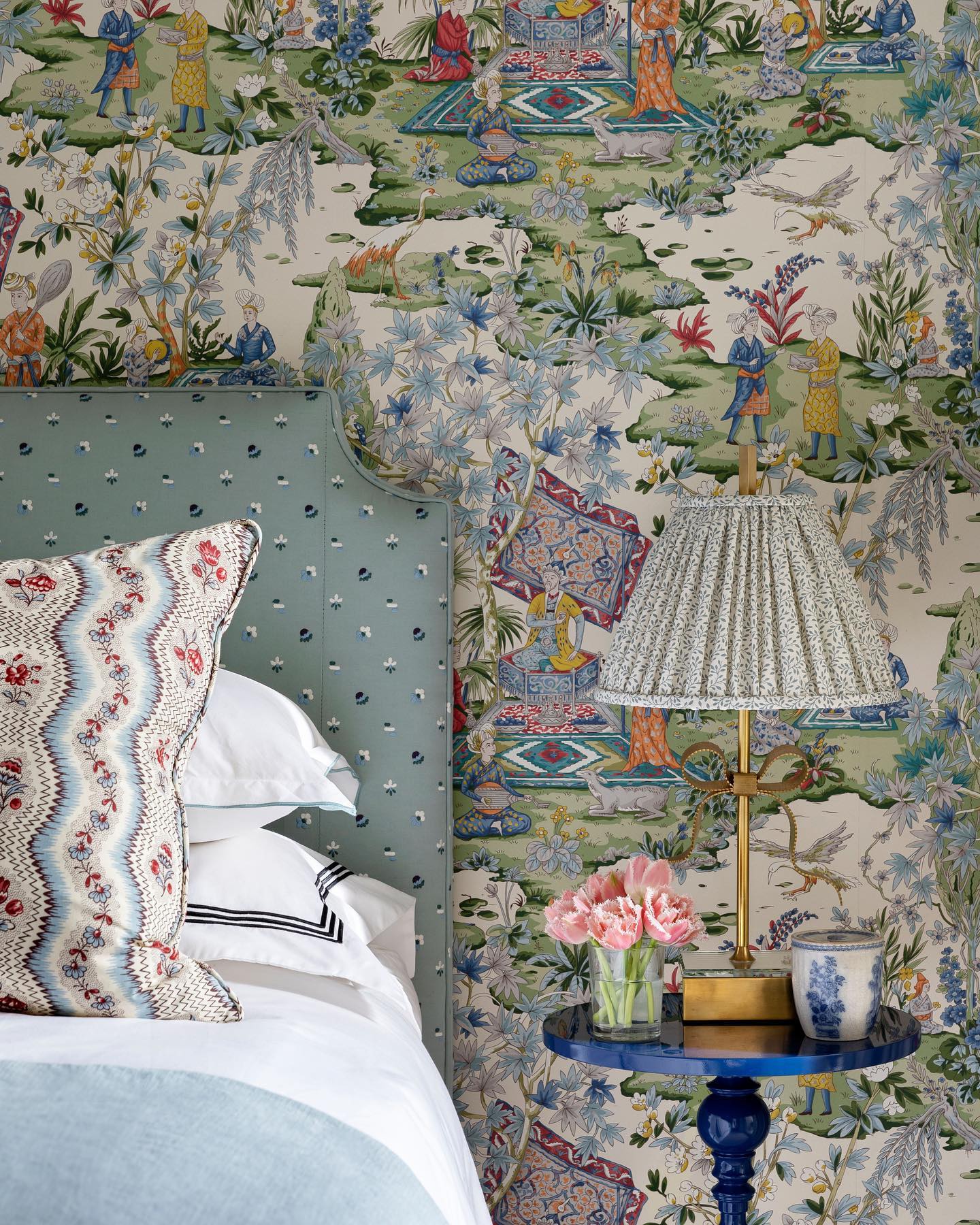 feminine bedroom decor