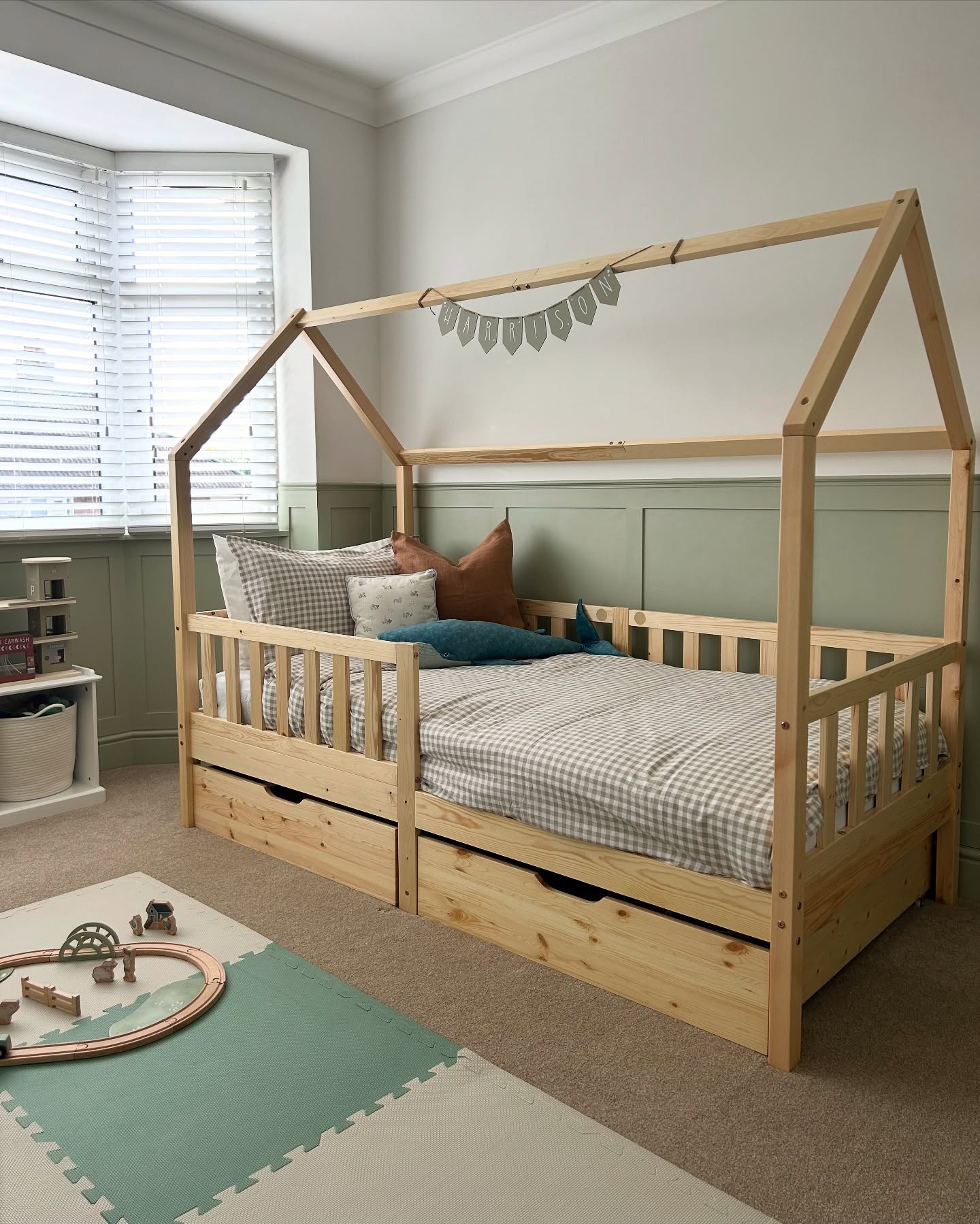 29 Adorable Toddler Bedroom Decor Ideas: Cute & Clever Styling Tips With 29 Inspiring Images 13 toddler bedroom decor