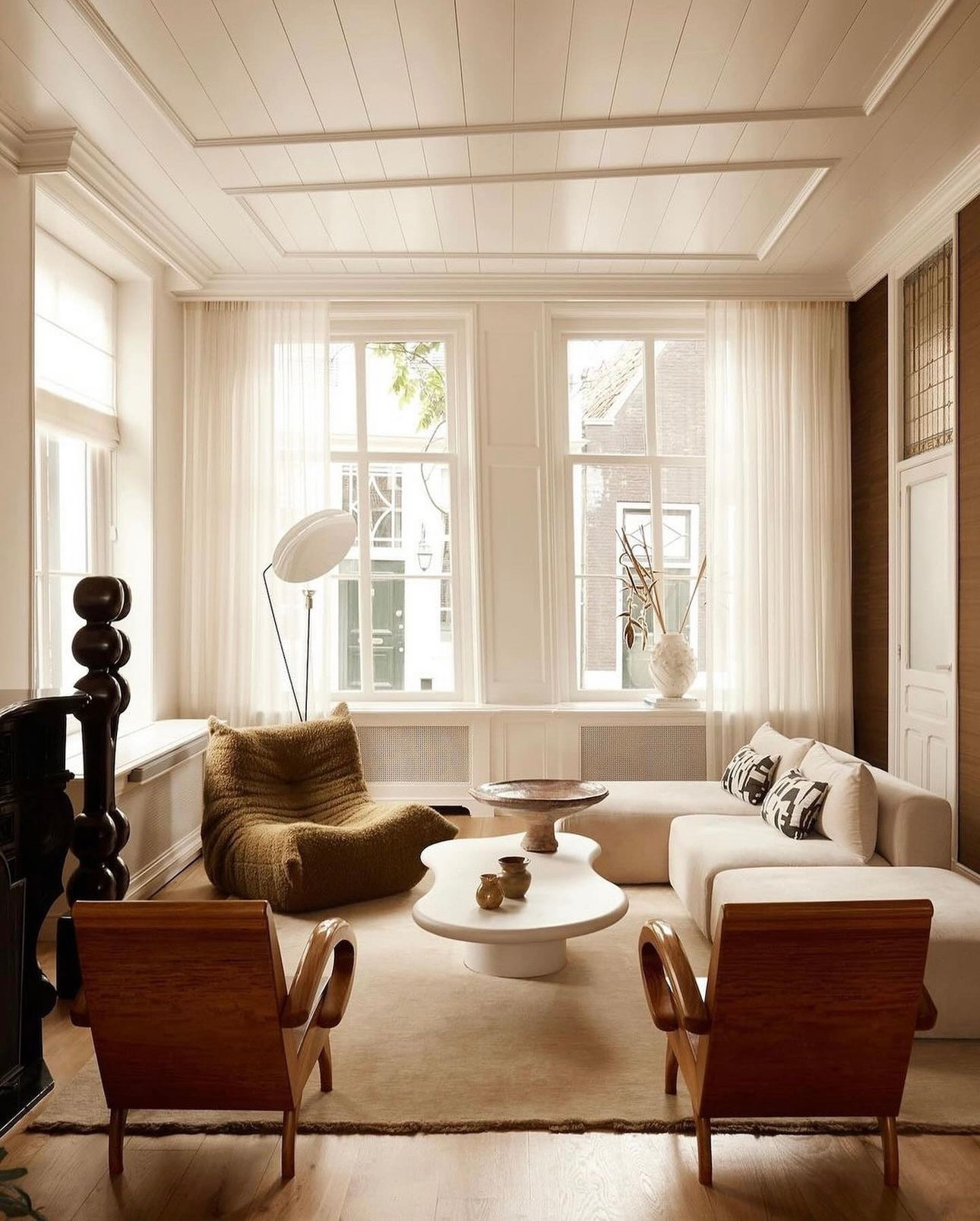 neutral living room decor