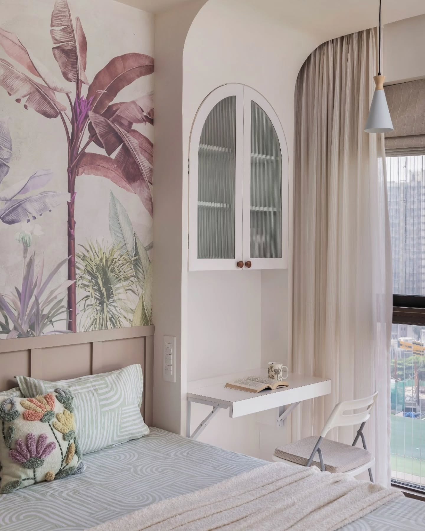 23 Dreamy Tropical Bedroom Design Ideas (With Photos You’ll Want To Copy) 18 tropical bedroom design