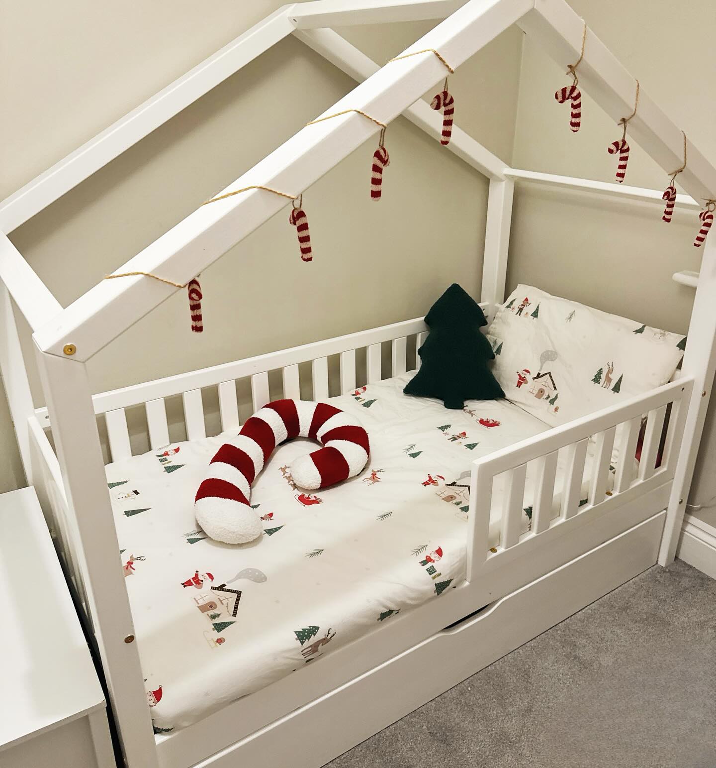 29 Adorable Toddler Bedroom Decor Ideas: Cute & Clever Styling Tips With 29 Inspiring Images 8 toddler bedroom decor