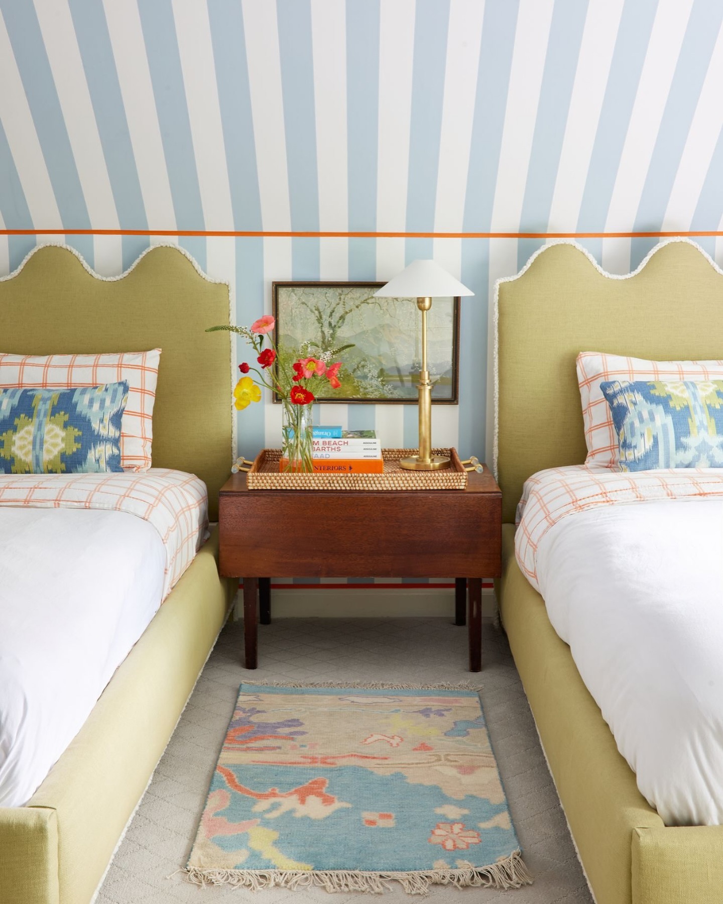 summer bedroom decor