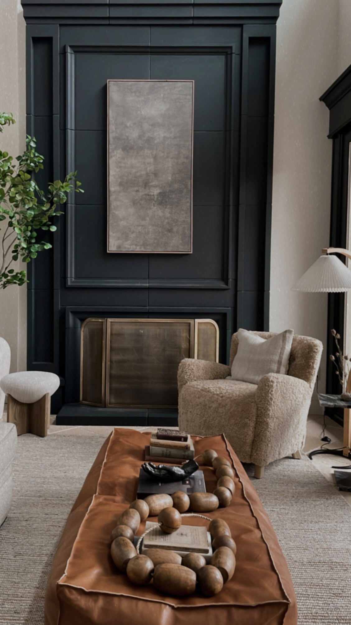 29 Organic Modern Living Room Ideas To Copy Now (With Stunning Cozy-Chic Images) 16 organic modern living room