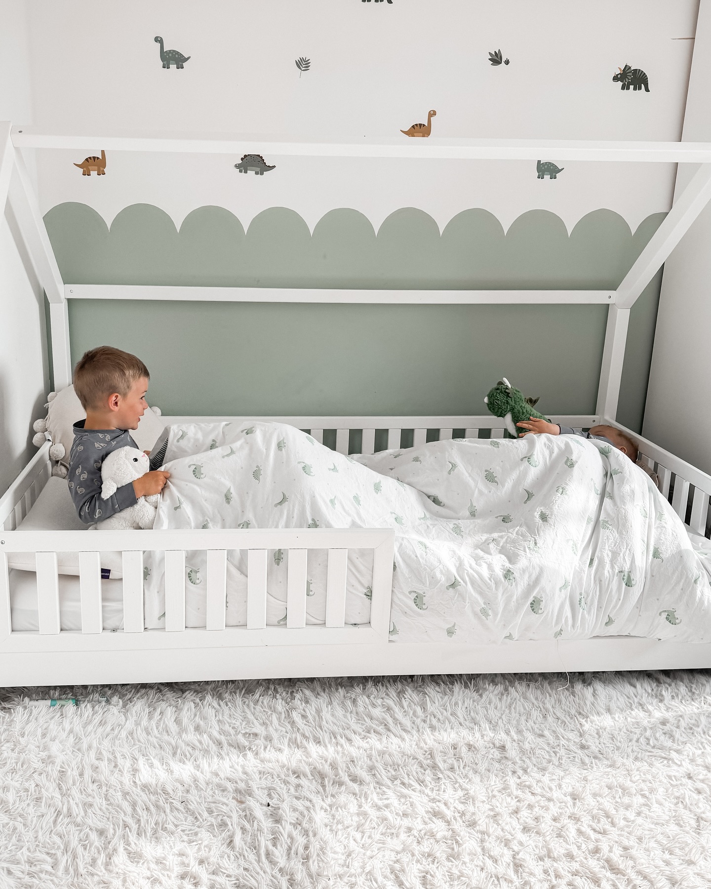 29 Adorable Toddler Bedroom Decor Ideas: Cute & Clever Styling Tips With 29 Inspiring Images 14 toddler bedroom decor