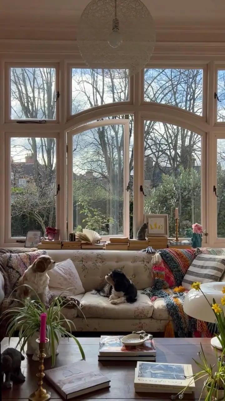 25 Maximalist Living Room Ideas: Bold, Eclectic Decor Inspiration In 25 Stunning Images 9 maximalist living room