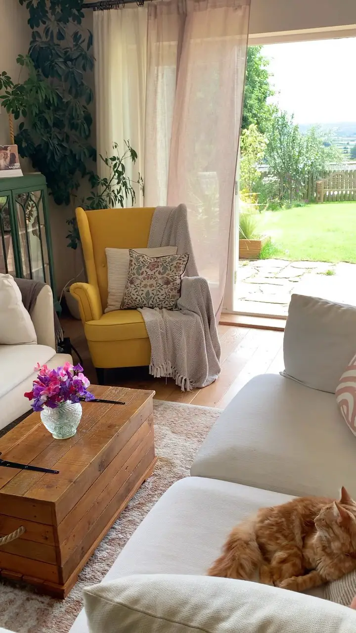 28 Farmhouse Living Room Ideas With Pictures For A Cozy, Charming Home 16 farmhouse living room