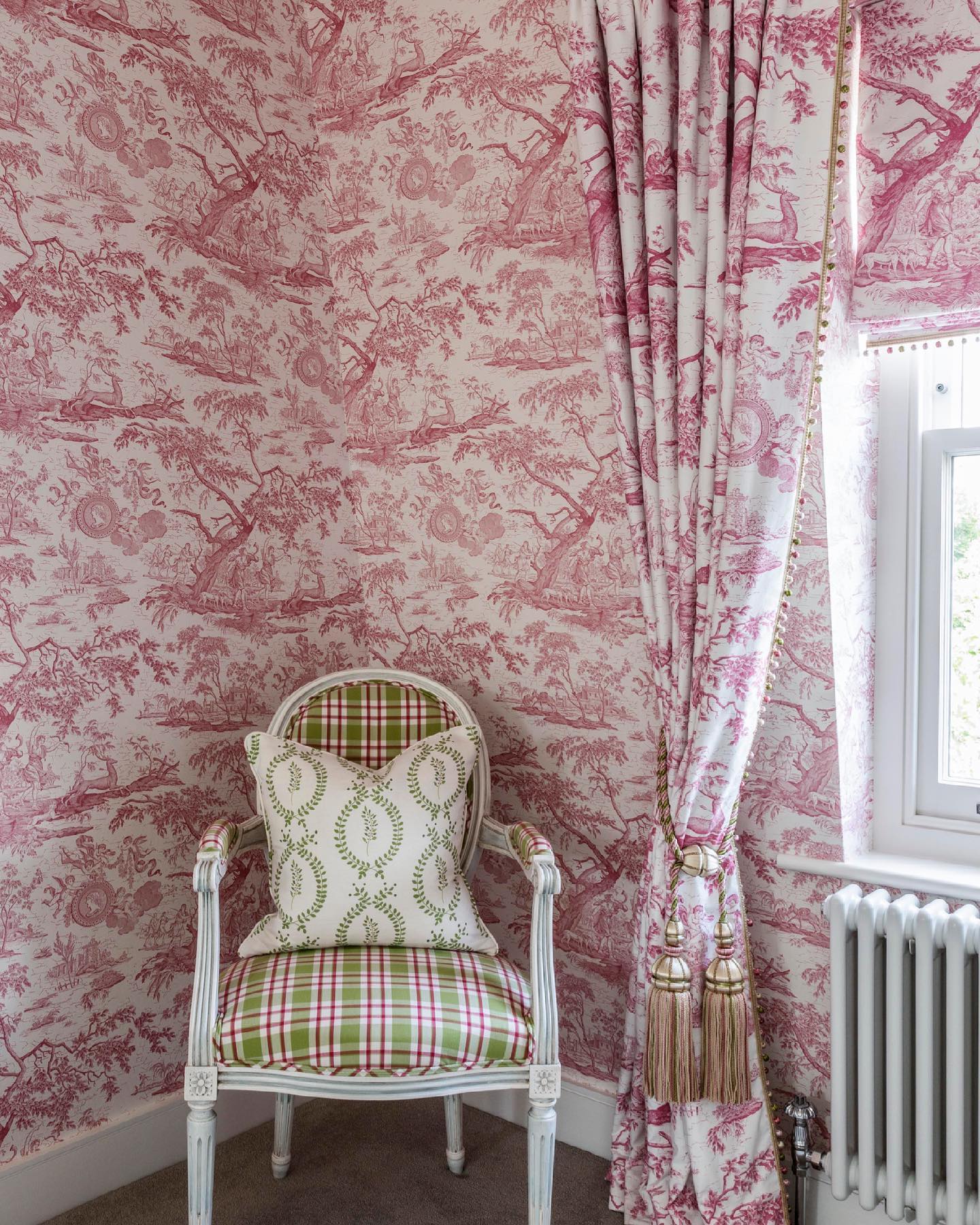 feminine bedroom decor