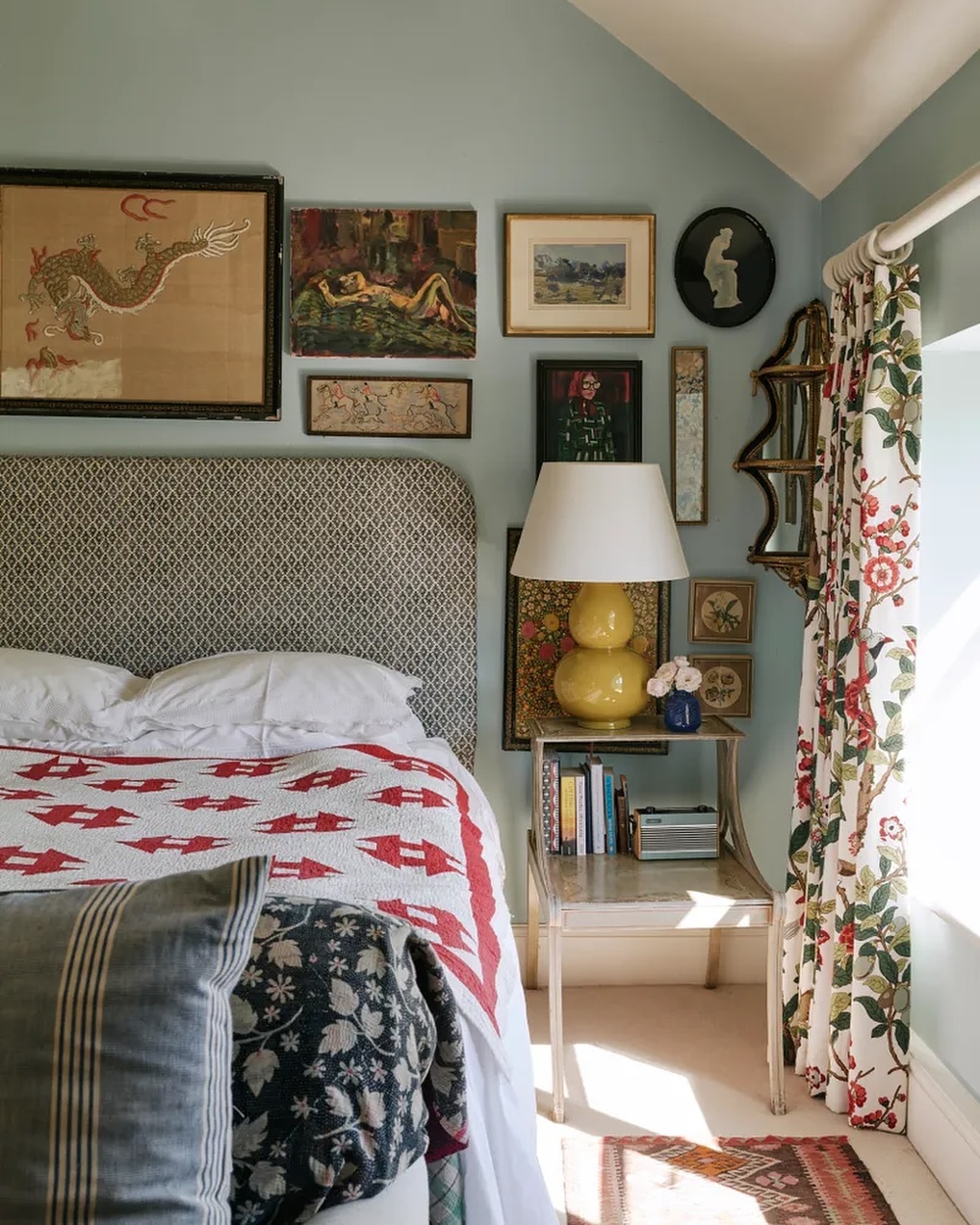 feminine bedroom decor