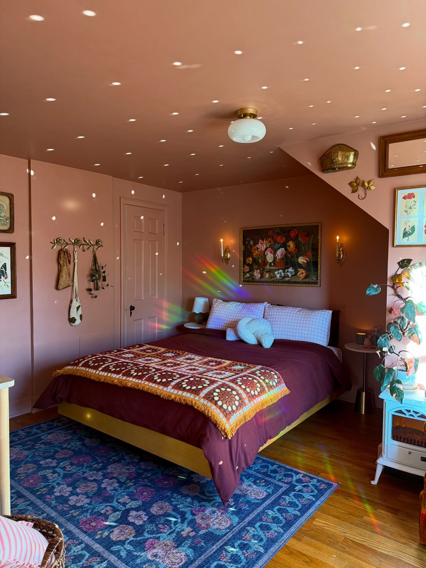 eclectic bedroom decor