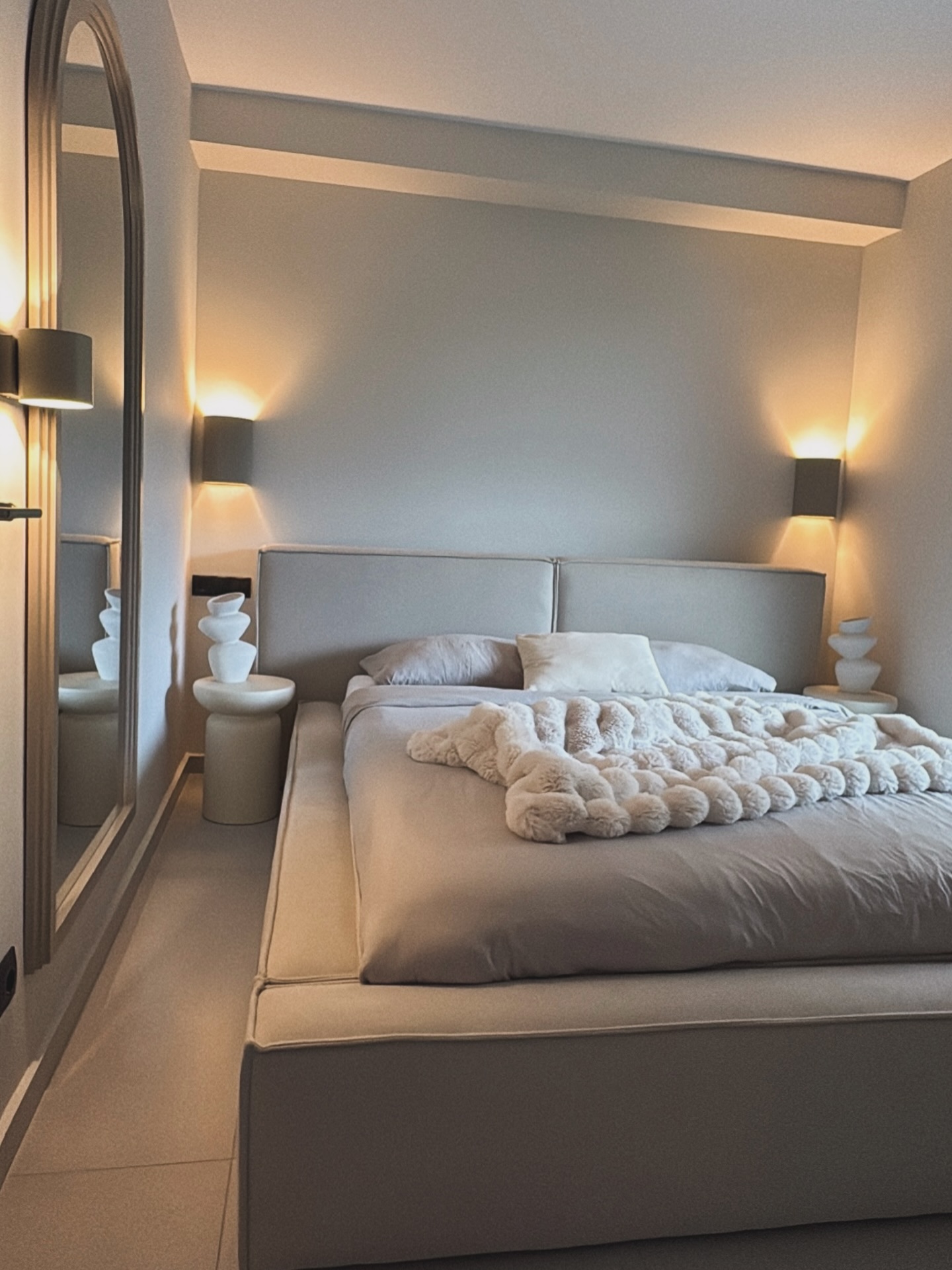 20 Greige Bedroom Ideas With 20 Stunning Images For A Calm, Cozy Retreat 12 greige bedroom ideas