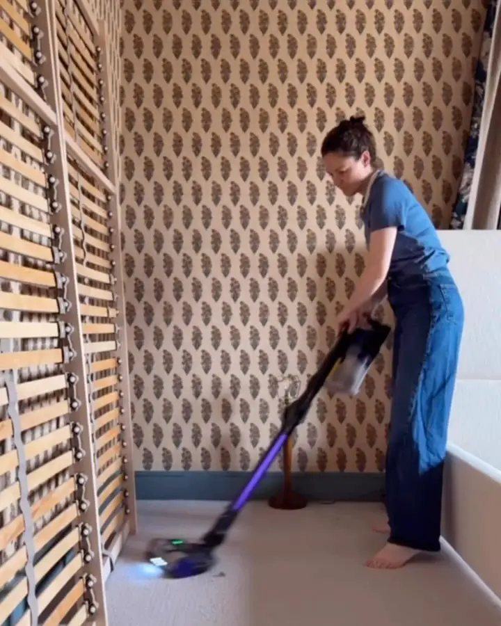 21 Vintage Rug Bedroom Ideas For A Cozy, Character-Filled Retreat (With 21 Inspiring Images) 12 vintage rug bedroom