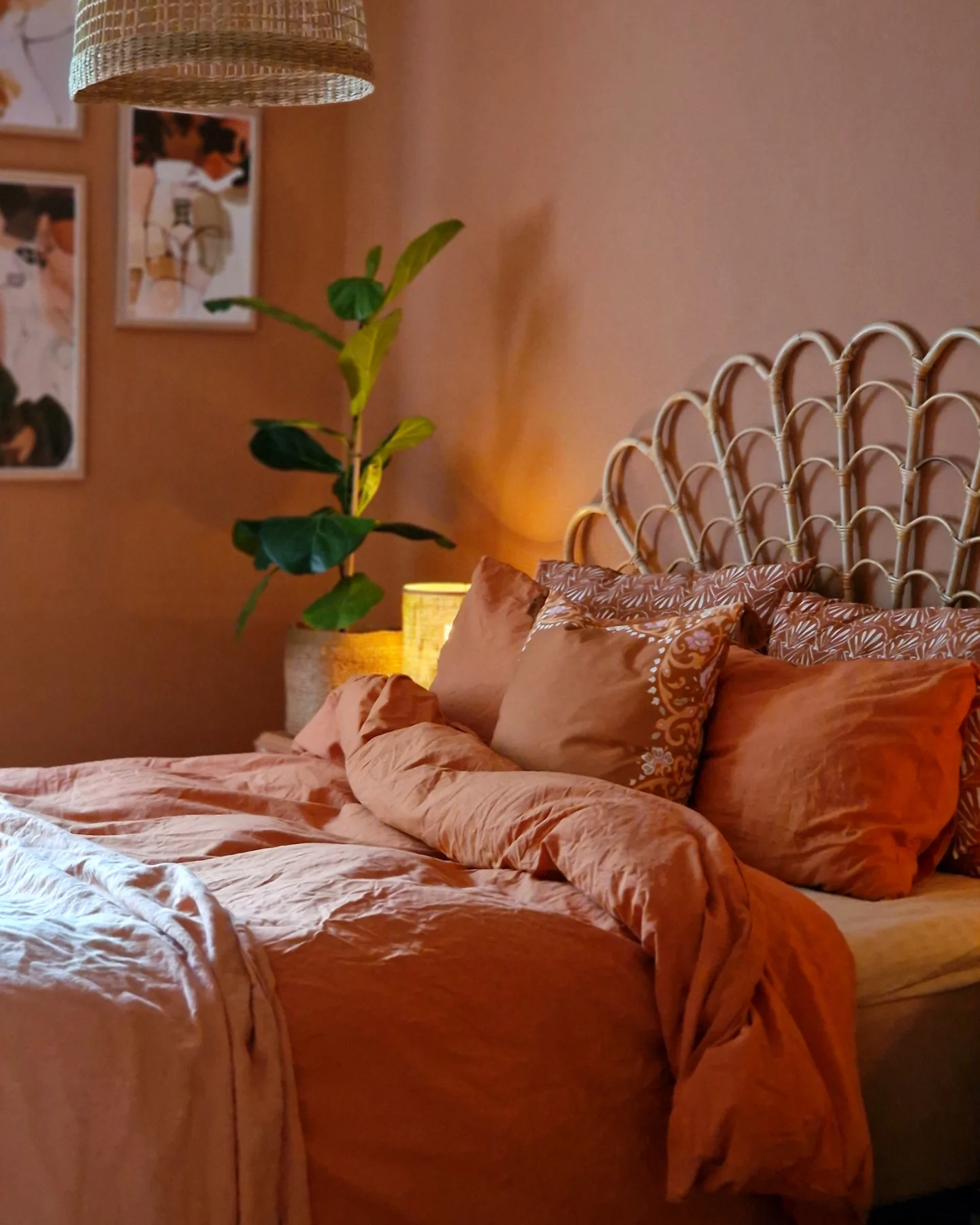 30 Terracotta Bedroom Ideas With 30 Stunning Images To Warm Up Your Space 22 terracotta bedroom